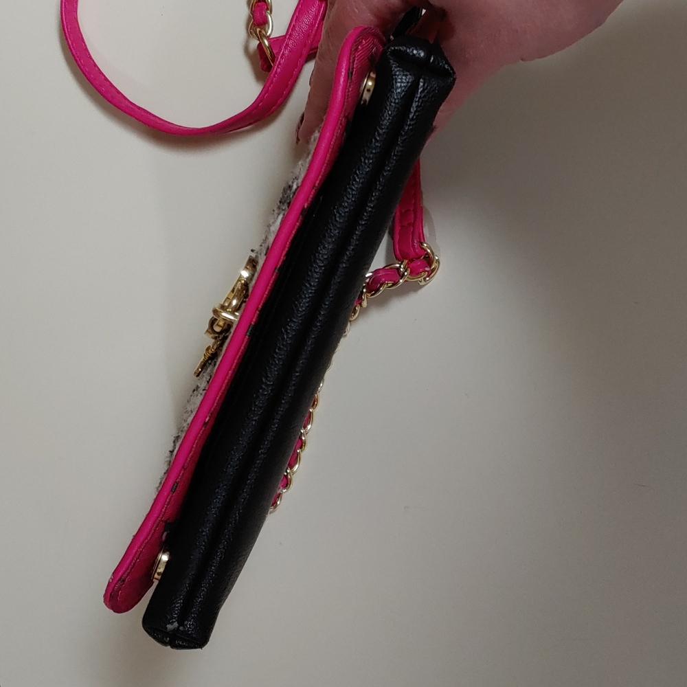 Betsey Johnson Dreamworks Trolls 2 in 1 Crossbody Bag - Picture 12 of 17
